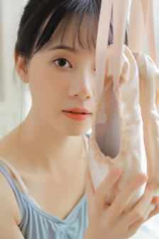 脱卸女孩衣服的游戏像素版